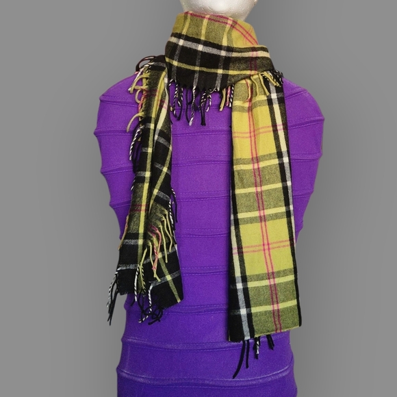 V. FRAAS Cashmink Womens Black and Yellow Plaid Scarf - Picture 3 of 9
